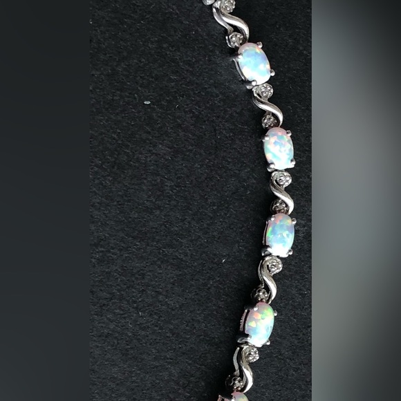 Kay’s Sterling silver opal & diamond bracelet - Picture 1 of 4